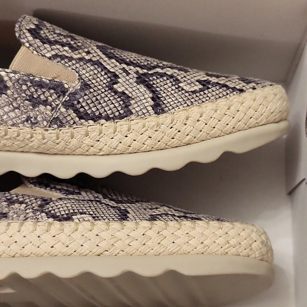 🆕️The Flexx  snake embossed leather loafers